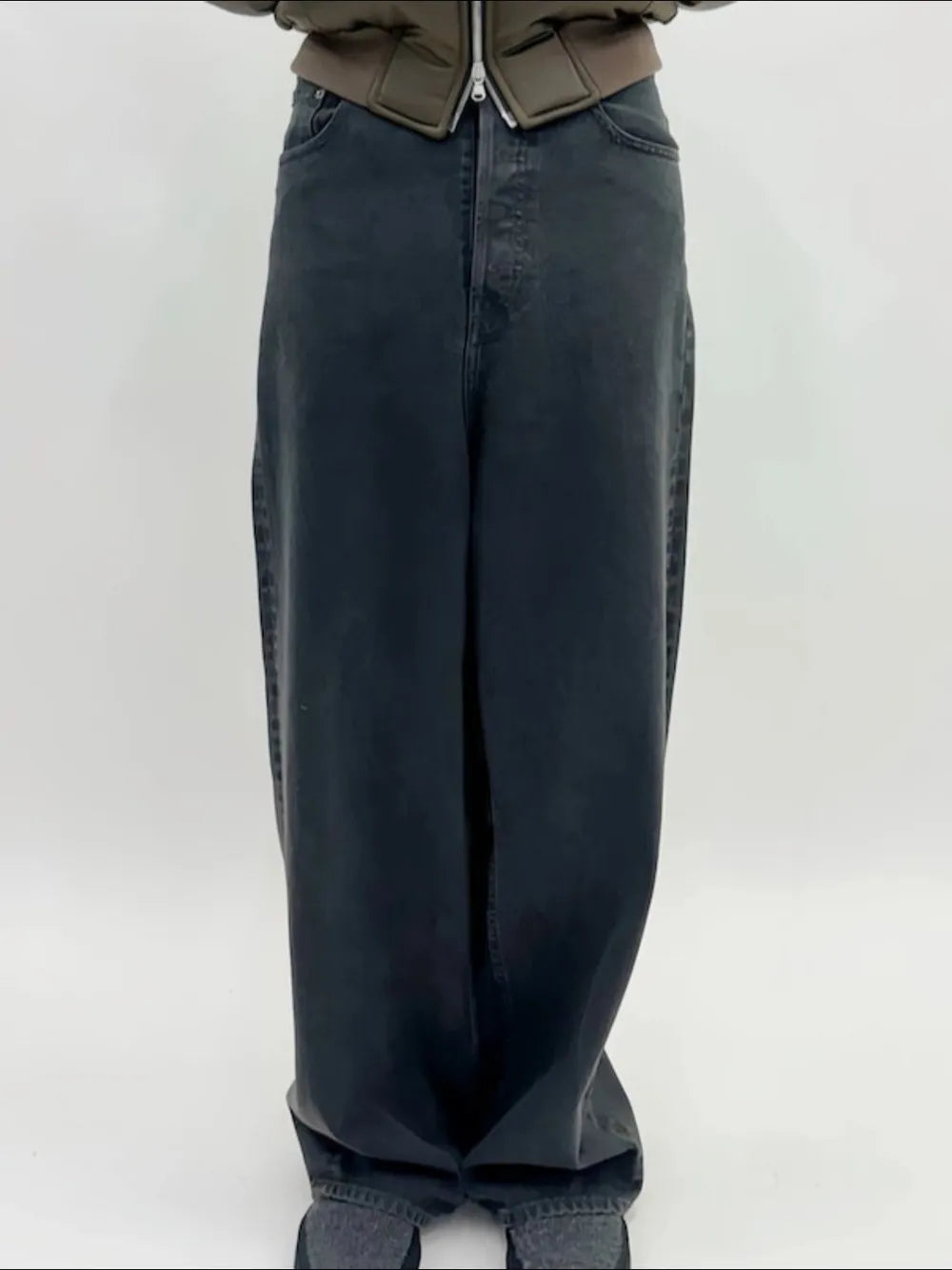 Men’s Loose Fit Denim Jeans // Casual Street Style

Men’s Wide Leg Jeans // Relaxed Everyday Fit

Men’s Oversized Denim Pants // Modern Baggy Look

Men’s Comfort Fit Jeans // Classic Loose Denim

Men’s Baggy Streetwear Jeans // Urban Relaxed Fit

Men’s Straight Cut Baggy Jeans // Timeless Denim Style

Men’s Relaxed Wide Denim // Casual Wear Essential

Men’s Vintage Baggy Jeans // Laid-Back Denim Fit

Men’s Loose Straight Jeans // Everyday Comfort Denim

Men’s Urban Baggy Denim // Modern Relaxed Style